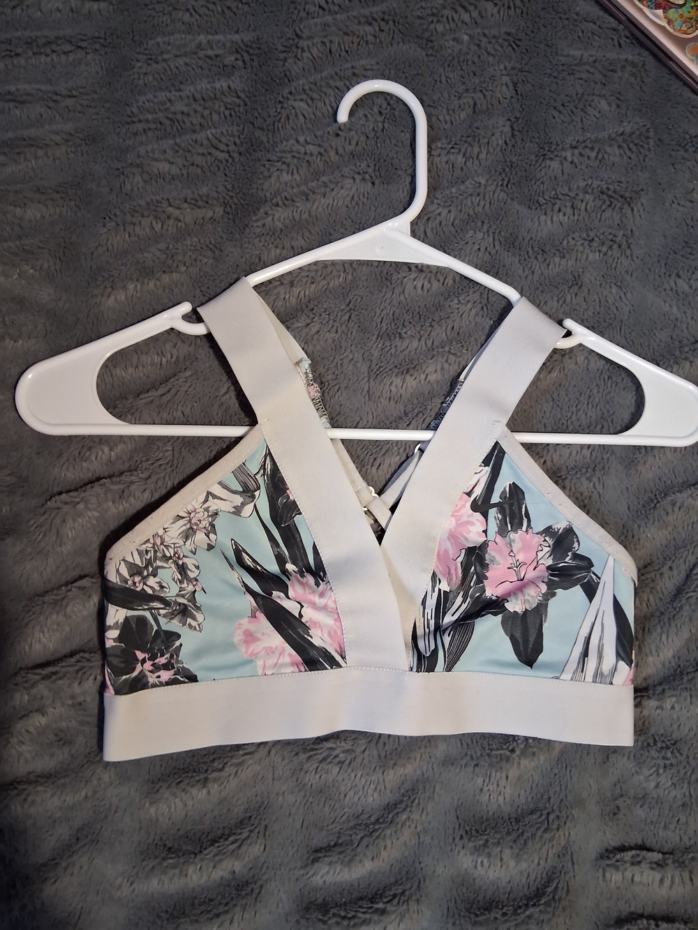 Nike Floral Light Blue and Pink Cross-Back Sports Bra